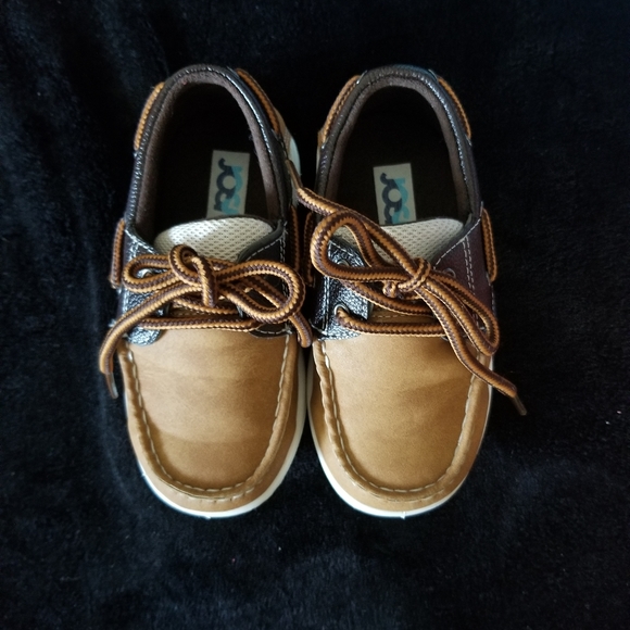 SOLD Toddler boat shoes - Picture 2 of 9